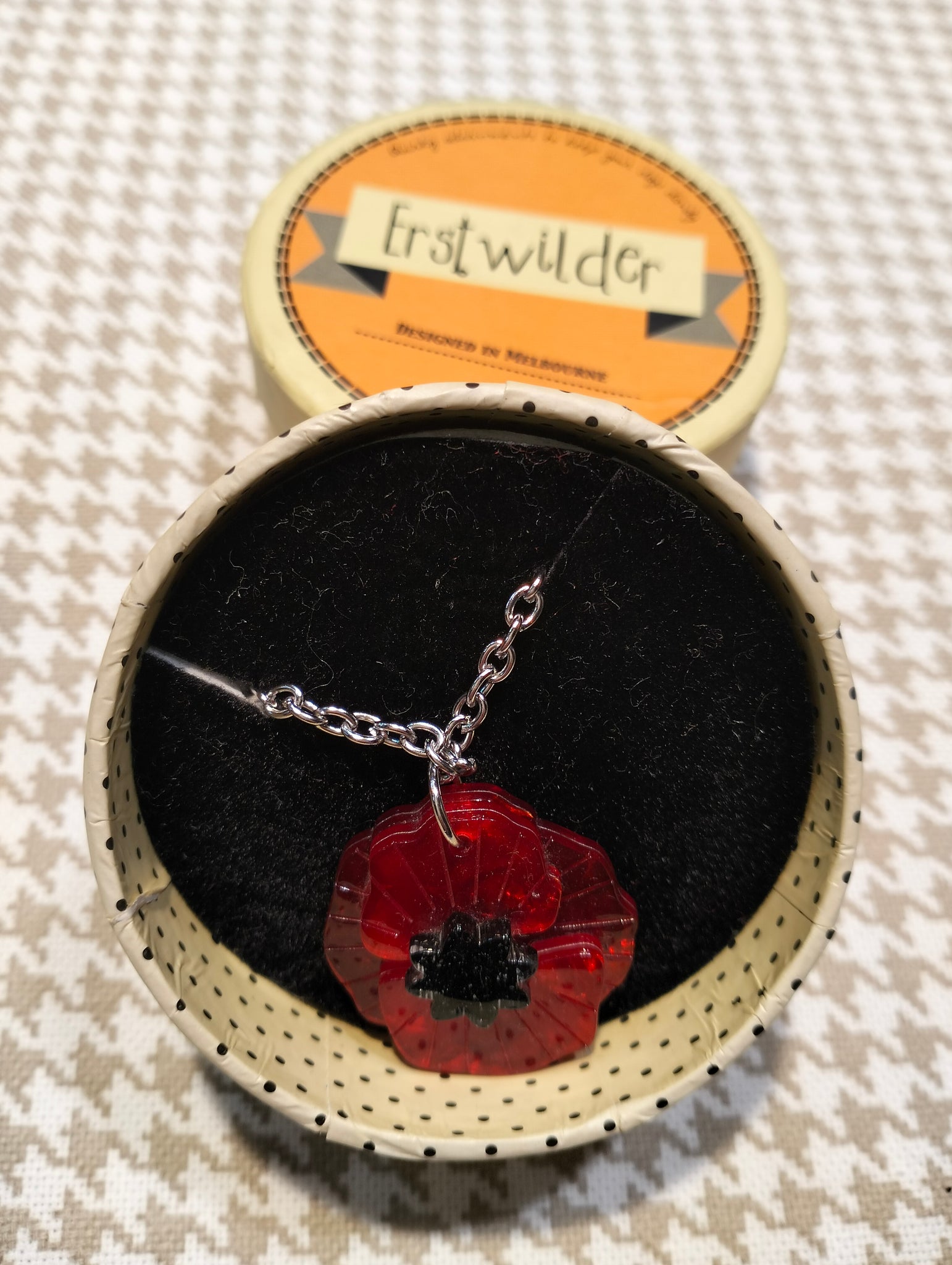 Poppy Field Pendant Necklace w Chain Small (Red)