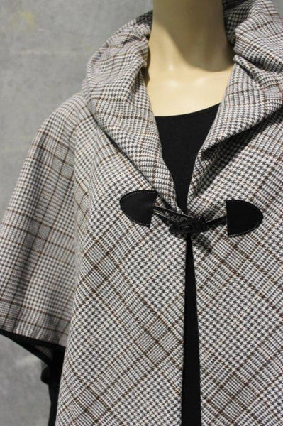 Audrey Houndstooth Capelet
